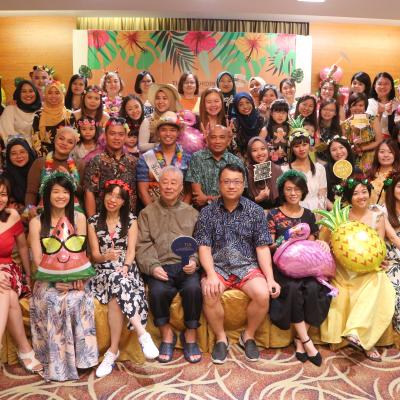 2019 Christmas Party Hawaii Night